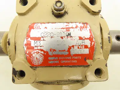 Hub City 0220-21101 M3 Right Angle Gear Drive 1:1 Reducer 5/8" Dual Shaft