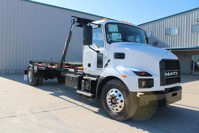 New | in-Stock 2025 MACK MD6 Rolloff Trucks Texas US | Roll Off Truck World #1491916