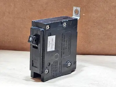 Used CUTLER-HAMMER BAB1015 Switchgears British Columbia CA | Lenmark #1438575