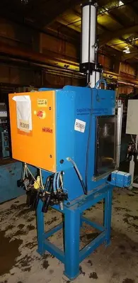 8 Ton FARGER & JOOSTEN MULTIPOWER Air/Oil Press