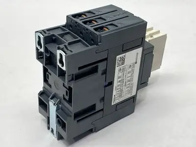 USED SCHNEIDER ELECTRIC THERMAL OVERLOAD CONTACTOR 3-POLE 65A W/ LADN11