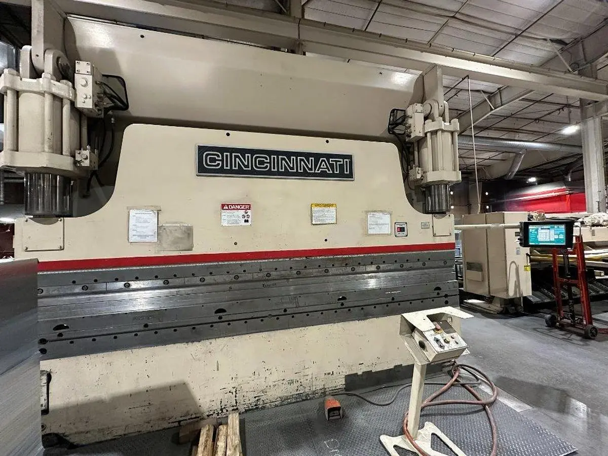 USED CINCINNATI PF350-12