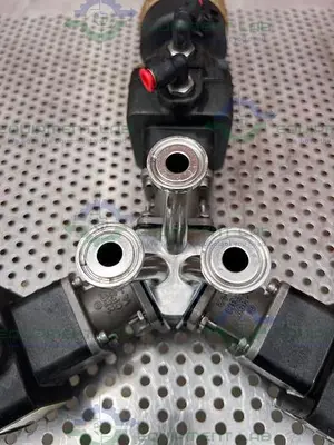 USED 3 ITT ADVANTAGE 4 WAY STAINLESS STEEL DIAPHRAGM VALVES W/ VALVE POSITIONER
