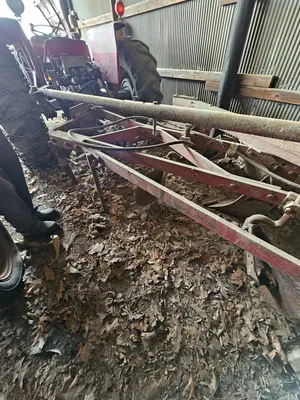INTERNATIONAL 550 plow | Iron Listing (2)