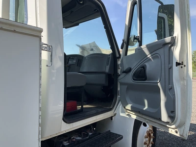 Used 2007 INTERNATIONAL 4200 Bucket (boom) trucks Michigan US | Miedema Asset Management Group #1304736