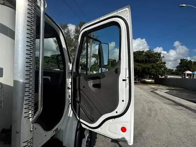 Used 2017 FREIGHTLINER M2 106 Tractors & Trailers Florida US | Truck and Van Outlet #1506267
