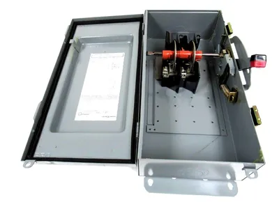 NEW SQUARE D HU263A SAFETY SWITCH 100A SERIES E1