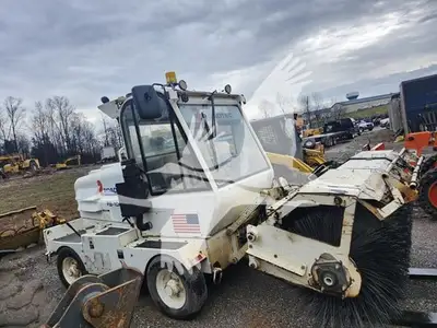 USED 2018 ROADTEC FB100E