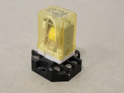NEW IDEC RR2P-U