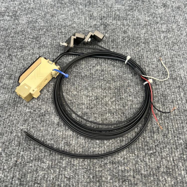 Used Sunx FX4-A3R Photoelectric Sensors California US | Davliegogo LLC #1706927