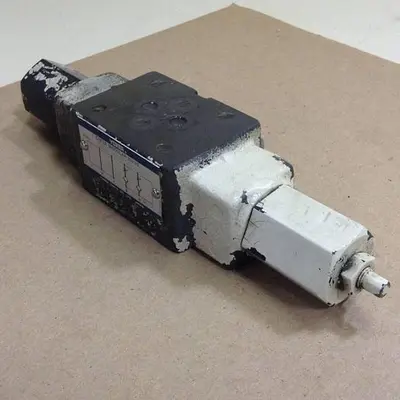 USED YUKEN SD1204-0-10