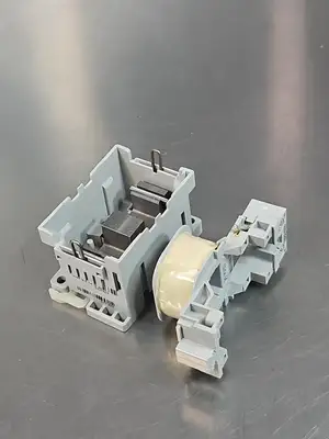 Allen-Bradley TC473 120V Coil + Contact Block loc4C40