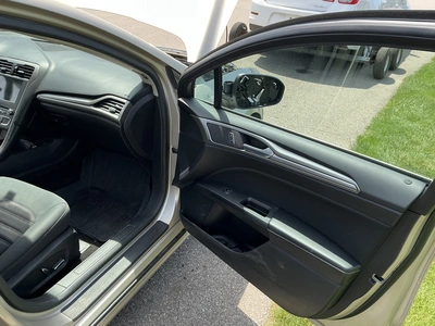 USED 2018 FORD FUSION