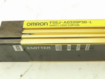 Omron F3SJ-A0320P30-L F3SJ-A0320P30-D Light Curtain Emitter Receiver Set/Bracket