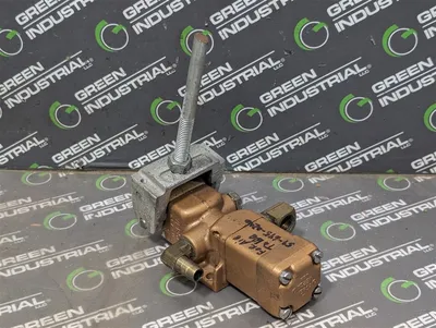 Versa Valves VAT-3303-111 3-Way Directional Control Valve Used