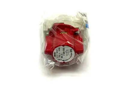 NEW SMC SINGLE-ACTION LOCKOUT/RELIEF VALVE, 3-PORT, HAND OPERATED