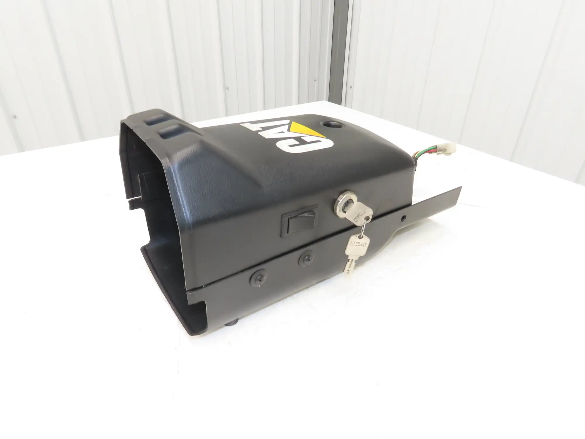 Caterpillar EP18KT Forklift Steering Column Shroud Cover With Key & Switch CAT