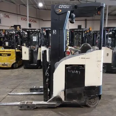 USED 2016 CROWN RR5725-45