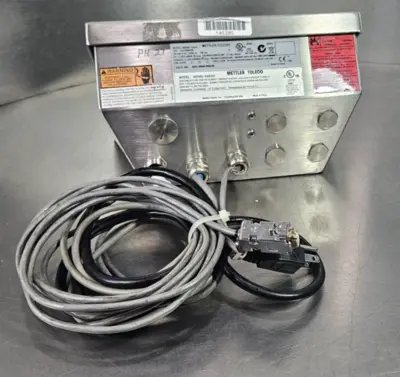 Mettler Toledo IND560 Panel Weighing Terminal 100 - 240V AC Loc2D13