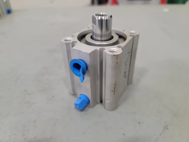 Used SMC NCQ2L40-25DZ Parts (Hydraulics and Pneumatics) British Columbia CA | Lenmark #267894