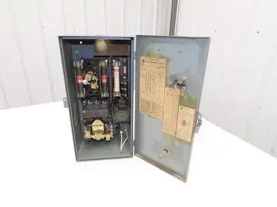 Westinghouse Life-Line Combination Motor Starter Fusible 10HP 600V 3ph 110V Coil
