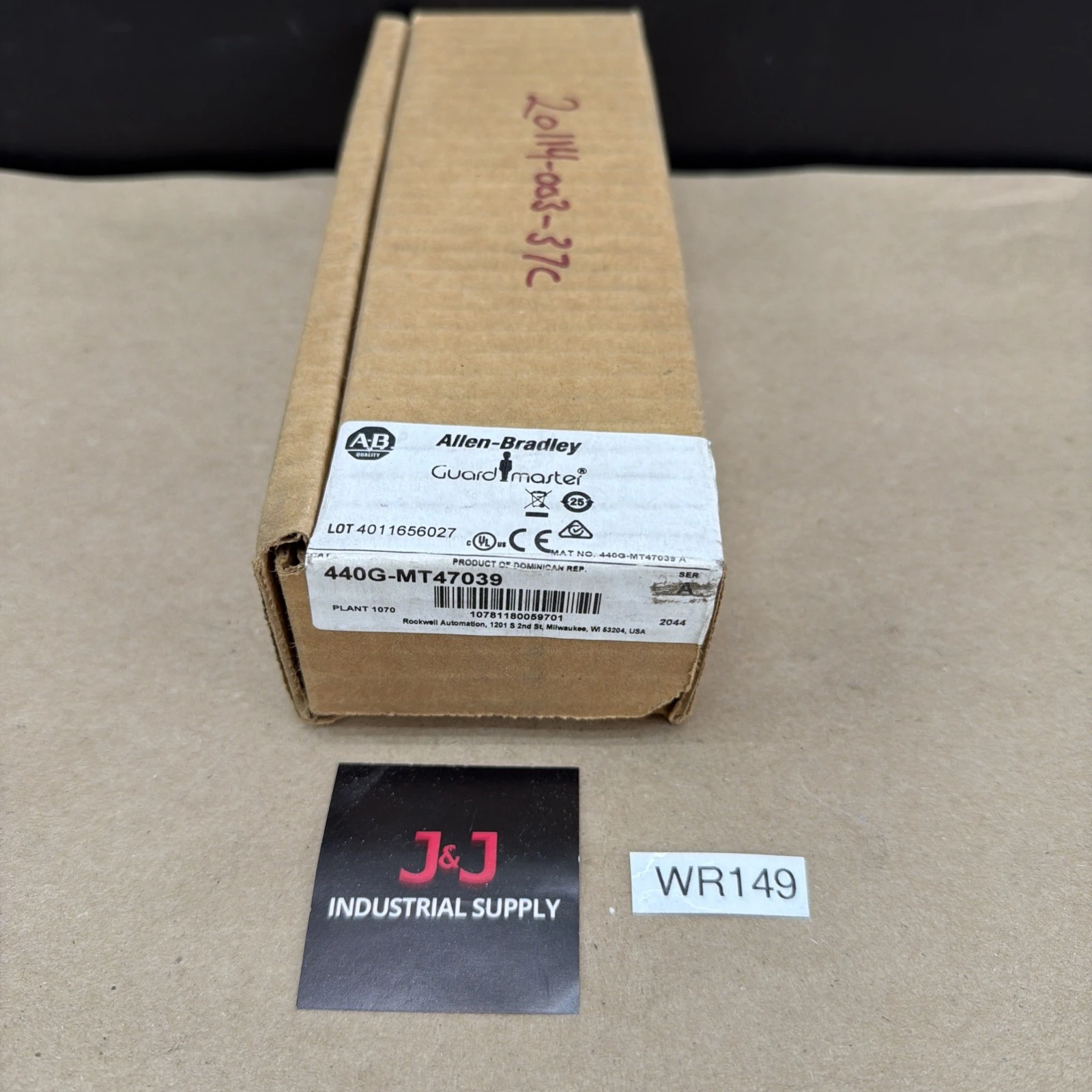 NEW Allen-Bradley 440G-MT47039