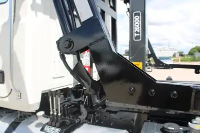 New | in-Stock 2025 MACK MD6 Hooklifts & Roll-Offs Texas US | Roll Off Truck World #1491879