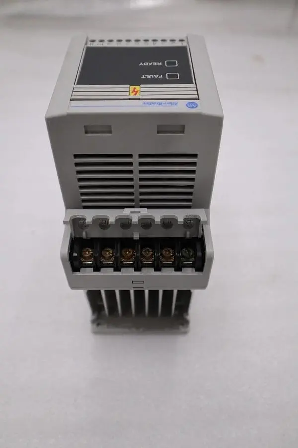 ALLEN BRADLEY 160-BA03NPS1 AC 1HP 380-460V-AC 0-240HZ DRIVE #H1256
