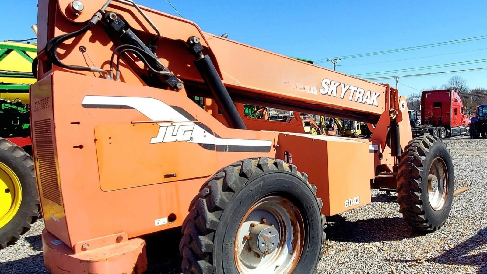 USED 2017 SkyTrak 6042