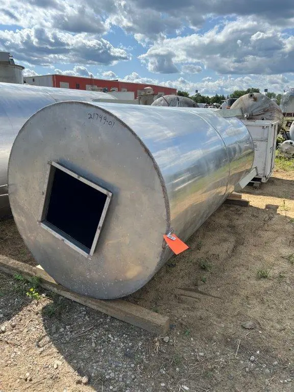 1,800 Gallon Stainless Steel Tank
