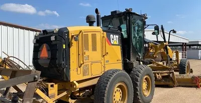 USED 2013 CATERPILLAR 140m2