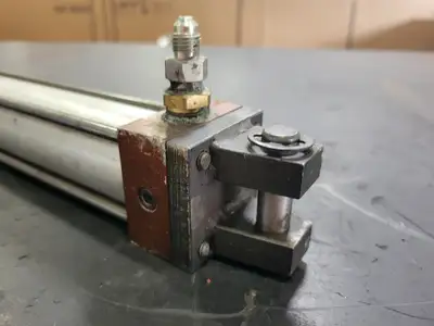 Pneumatic Cylinder 1-1/2" Bore x 35" Stroke