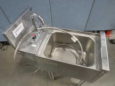 USED PERLICK SINGLE BAR SINK