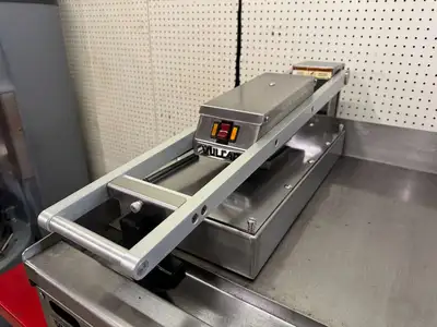 New | in-Stock Vulcan Used 36" Vulcan MSA36-10100P NG Griddle with 208V Clamshell Attachment - WO1 Commercial Flat Top Griddles Illinois US | Falcon Restaurant Supply #1375133
