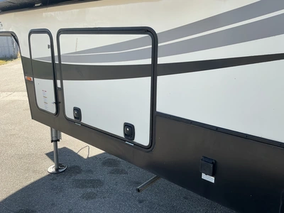 Used 2017 HEARTLAND ROAD WARRIOR Campers, Caravans, Motorhomes Michigan US | Miedema Asset Management Group #1579168