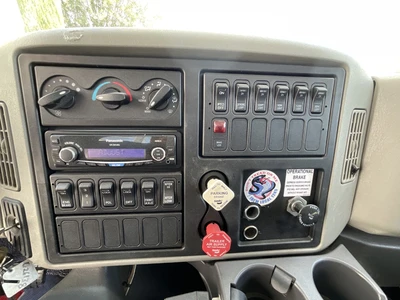 Used 2013 INTERNATIONAL 7500 Bucket (boom) trucks California US | Big Truck & Equipment #1412285