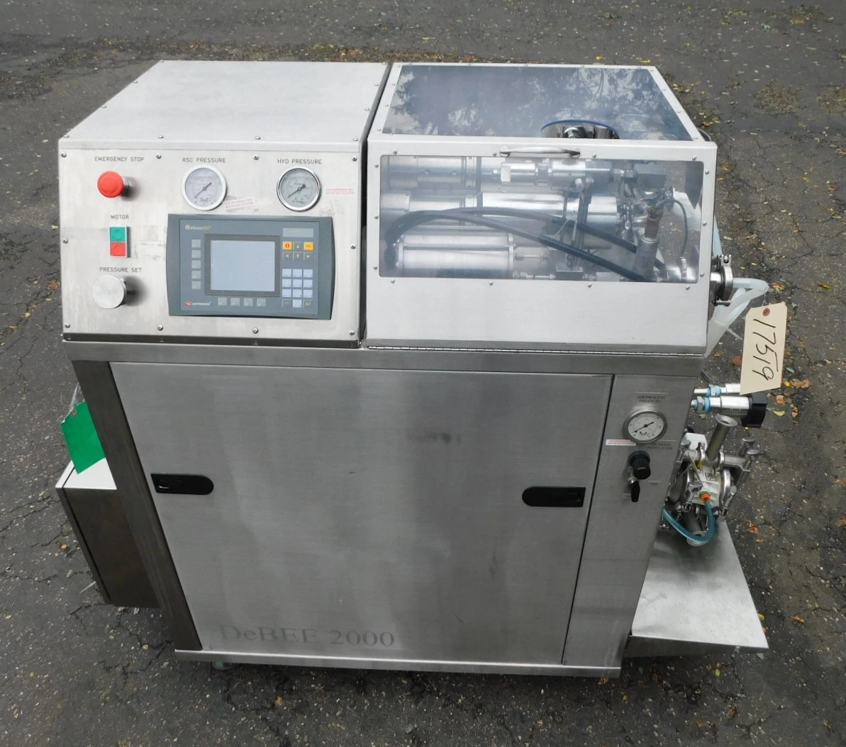 USED BEE INTERNATIONAL DEE BEE 2000