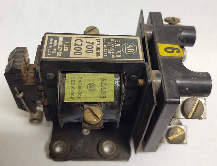 Used Allen-Bradley Does Not Apply Relays & Switches | Edwards Industrial Repair #976543