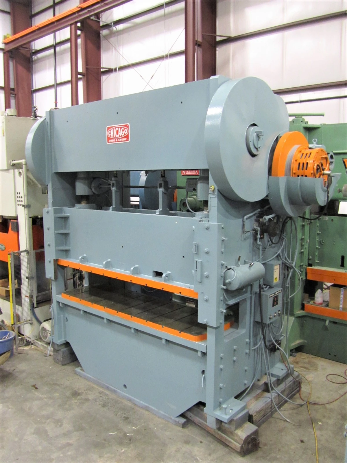 USED CHICAGO DREIS AND KRUMP CHICAGO DREIS AND KRUMP SS400-36-120 PRESS