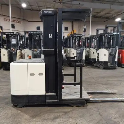 USED 2016 CROWN SP3510-30