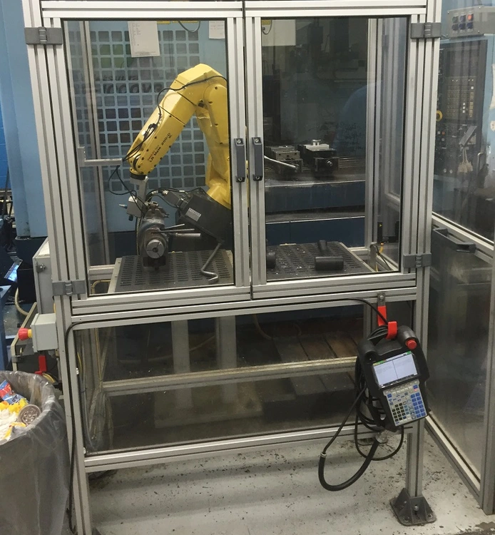 Used 2010 FANUC LR Robots | Two Spade Machinery LLC #508520