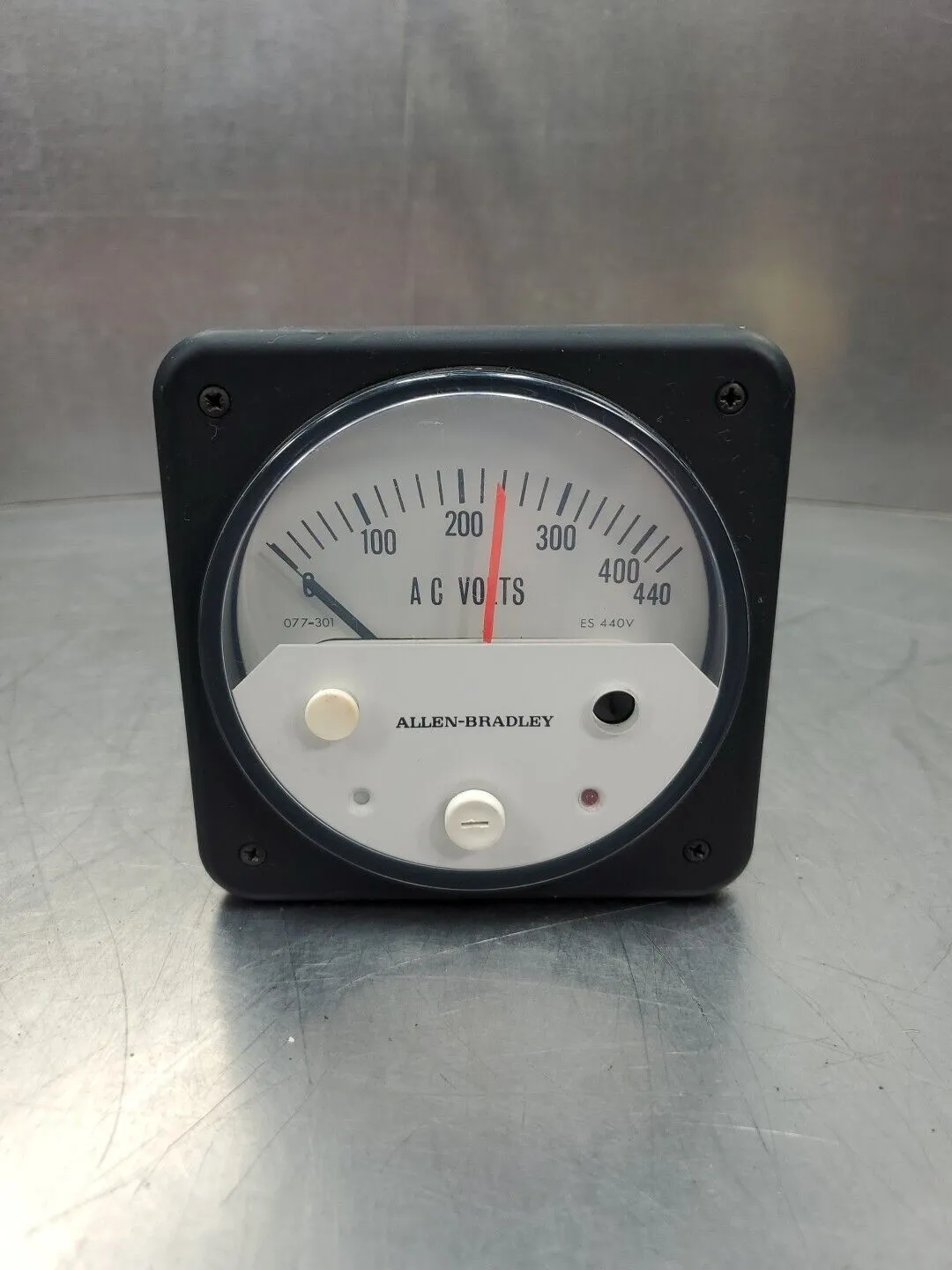 Crompton Z06 077-30 (1A-AB-SM) 440V Analog AC Voltmeter. 4D-34