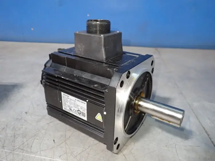 New | in-Stock OMRON R88MK90010FBS2 Servo Motors | HGR 24 #730717