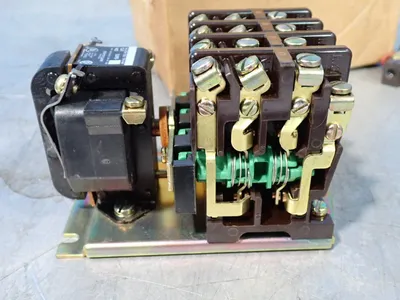 Used JOSLYN CLARK CONTROLS 5UF876 Relays & Switches Ohio US | HGR 24 #884189