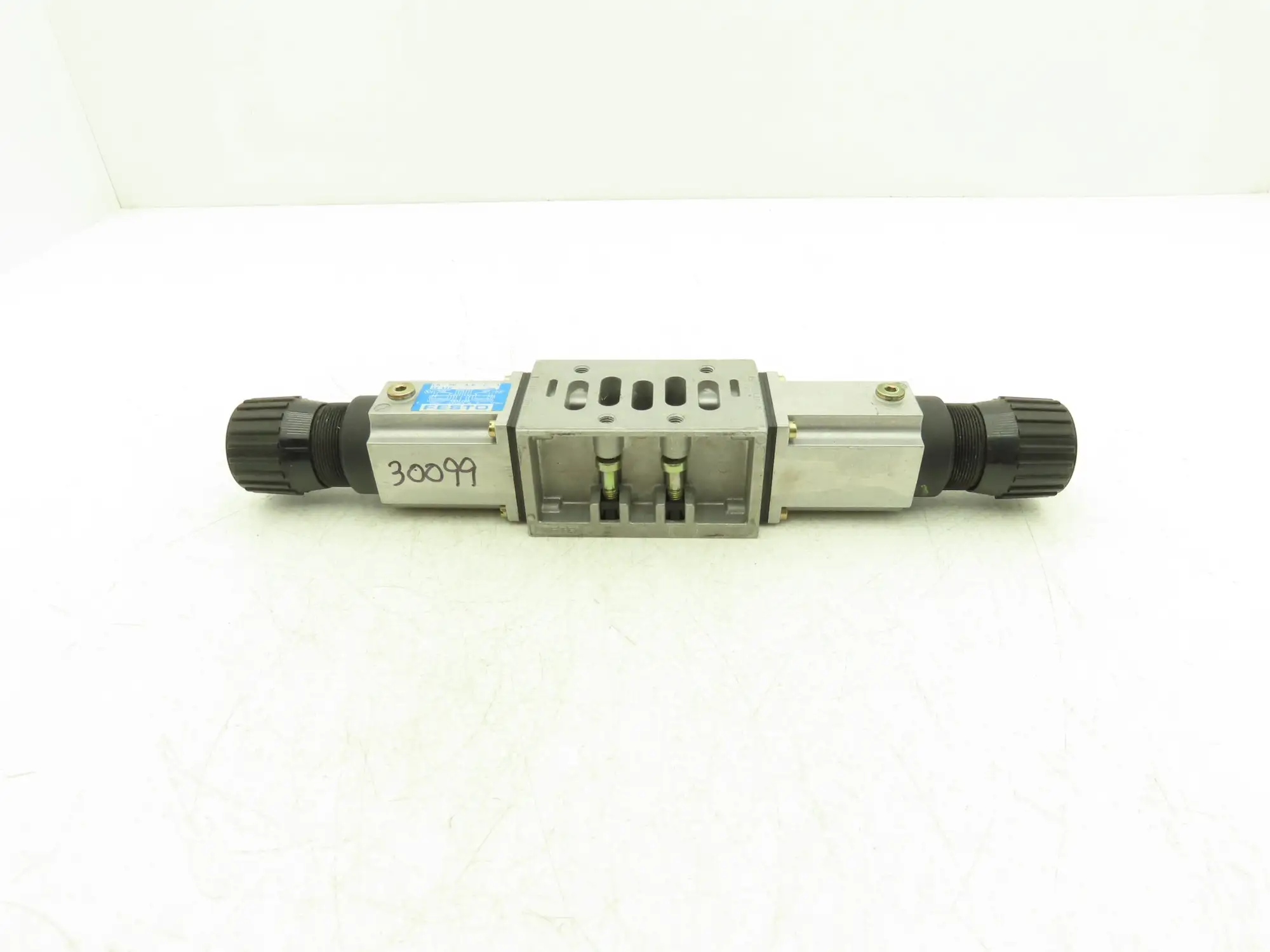 Festo LR-ZP-A/B-D-3 Intermediate Pressure Regulator Plate 0-12 Bar 0-174 PSI