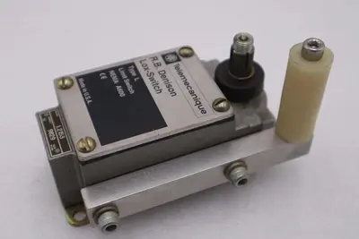 SQUARE D/TELEMECANIQUE  L2153 LIMIT SWITCH-NEW OPEN BOX STK L199CC