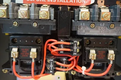 NEW ALLEN BRADLEY 505-BJD ENCLOSED REVERSING CONTROLLER WITH RELAYS SER.C 505BJD