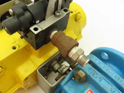 Hytork 131 Pneumatic Spring/Air Actuator 1" Flanged AKH2 Ball Valve FEP Lined