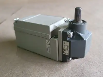 NEW OMRON D4A-1104N