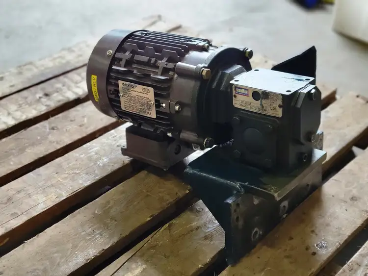 Used TECHTOP BLA.504F-C Motors (misc) British Columbia CA | Lenmark #246503